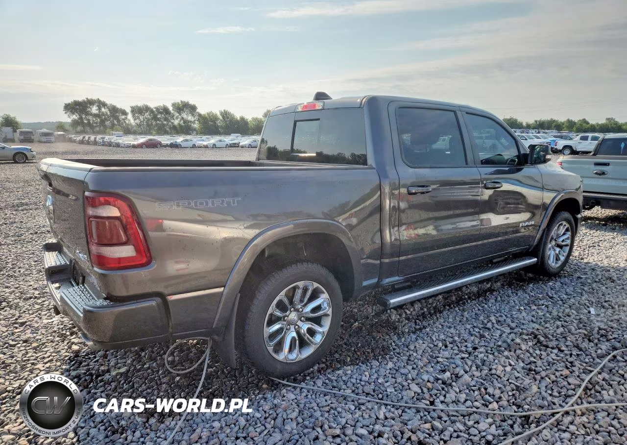 2020 Ram 1500 Laramie VIN:1C6SRFJT0LN196367 - 3