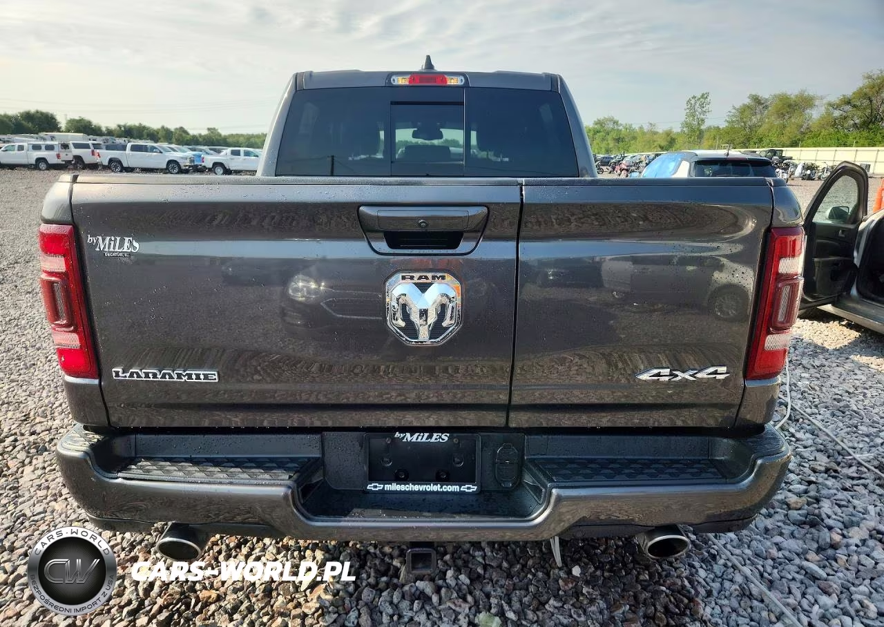 2020 Ram 1500 Laramie VIN:1C6SRFJT0LN196367 - 6