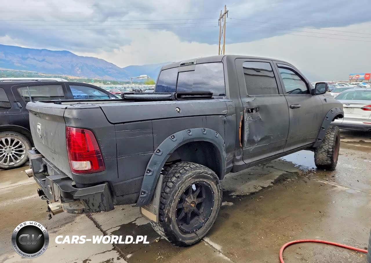 2017 Ram 1500 Sport VIN:1C6RR7MT4HS664268 - 3