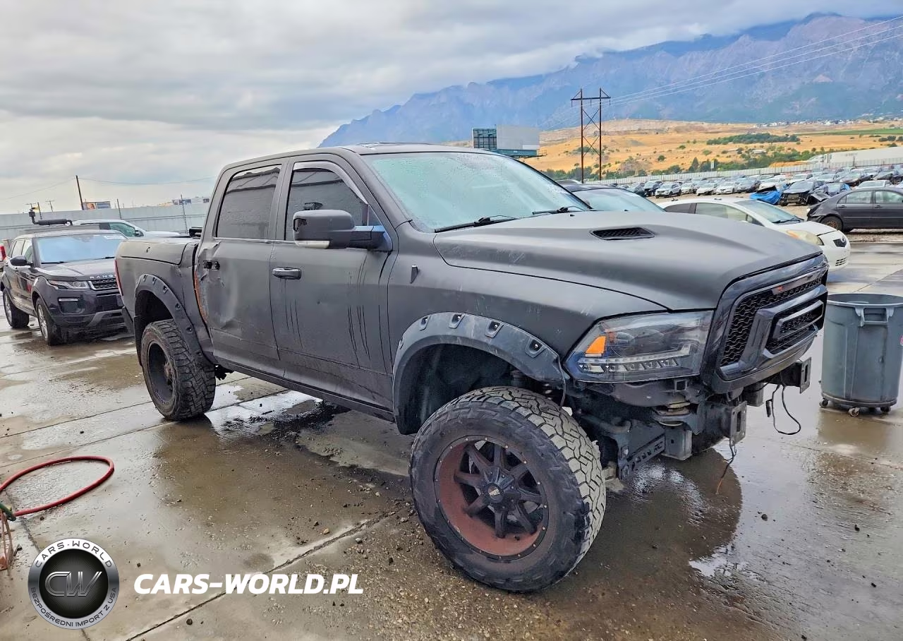 2017 Ram 1500 Sport VIN:1C6RR7MT4HS664268 - 4