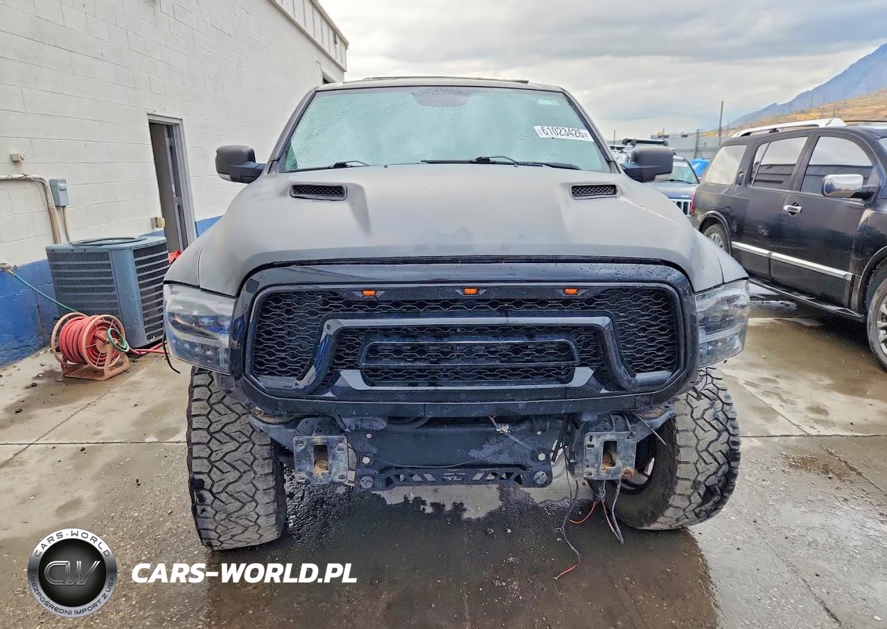 2017 Ram 1500 Sport VIN:1C6RR7MT4HS664268 - 5