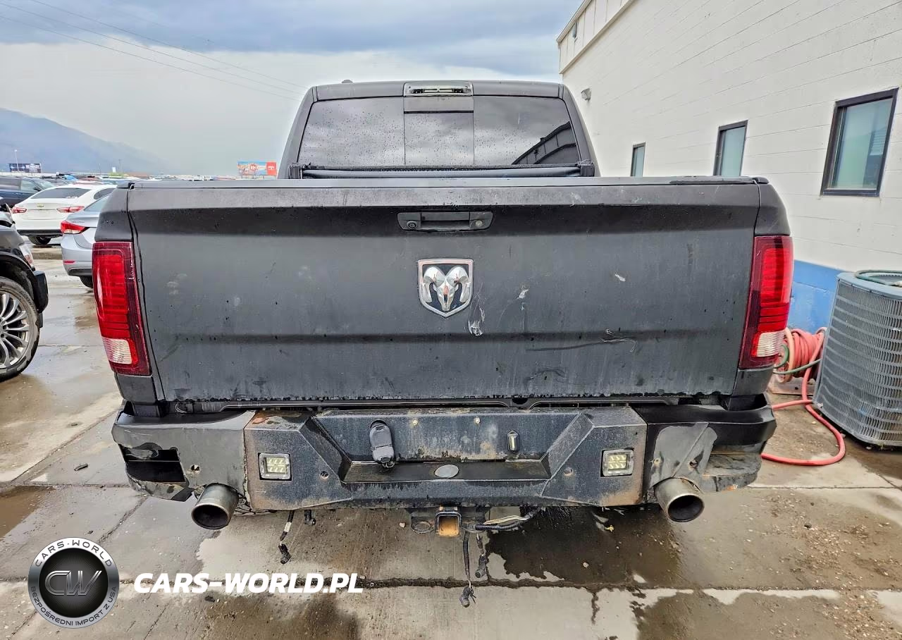 2017 Ram 1500 Sport VIN:1C6RR7MT4HS664268 - 6