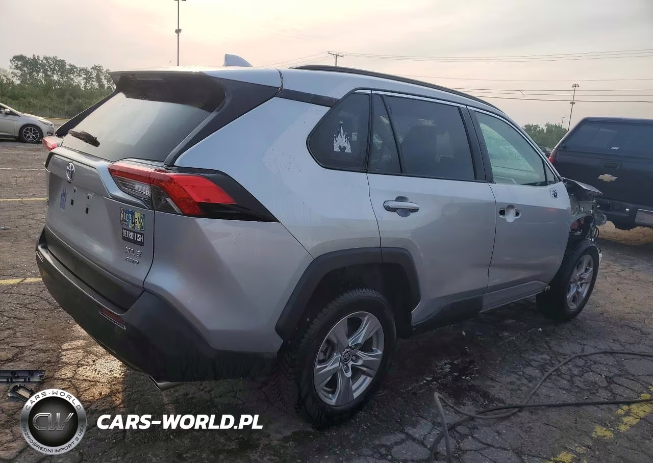 2023 Toyota Rav4 Xle VIN:2T3P1RFVXPC357194 - 3