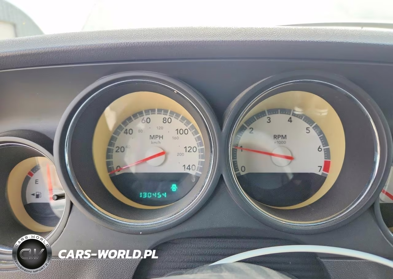 2009 Dodge Challenger Se VIN:2B3LJ44V39H526544 - 9