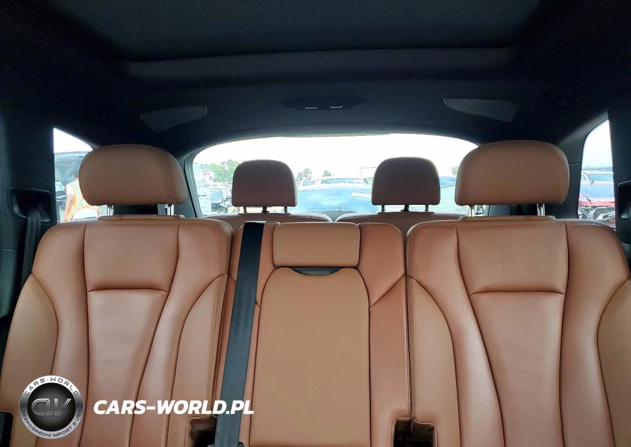2020 Audi Q7 Premium Plus VIN:WA1LXAF71LD004584 - 10