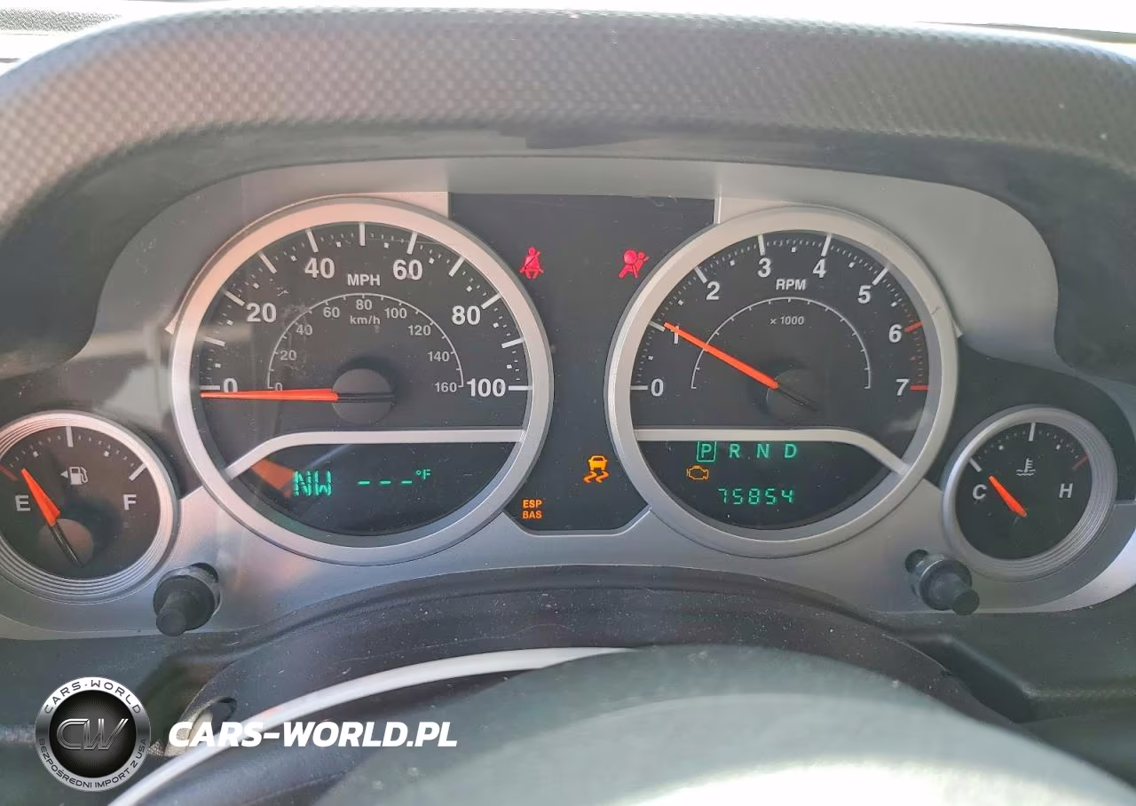 2009 Jeep Wrangler Unlimited Sahara VIN:1J8GA59159L735470 - 9
