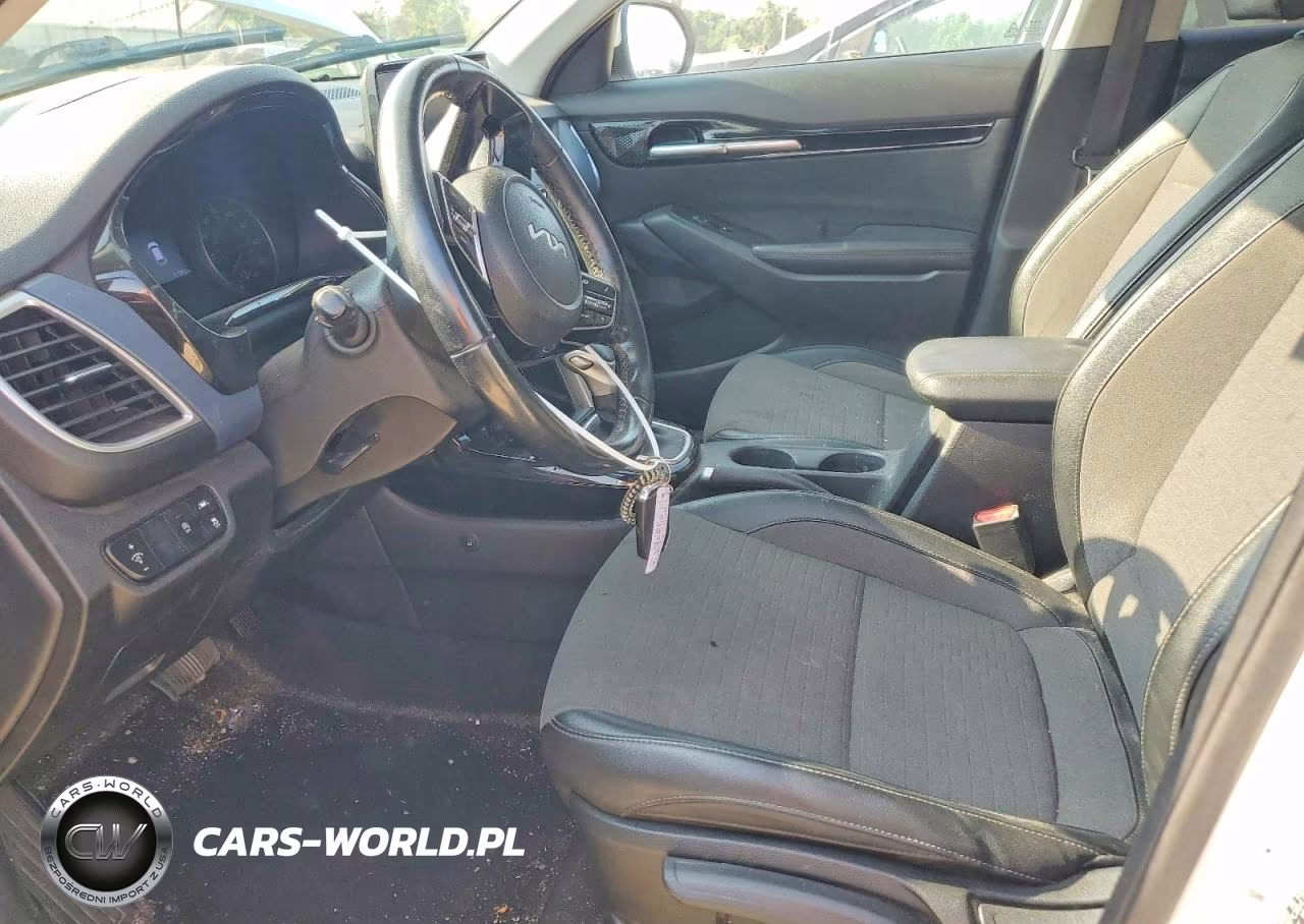 2023 Kia Seltos S VIN:KNDEU2AA4P7402165 - 7