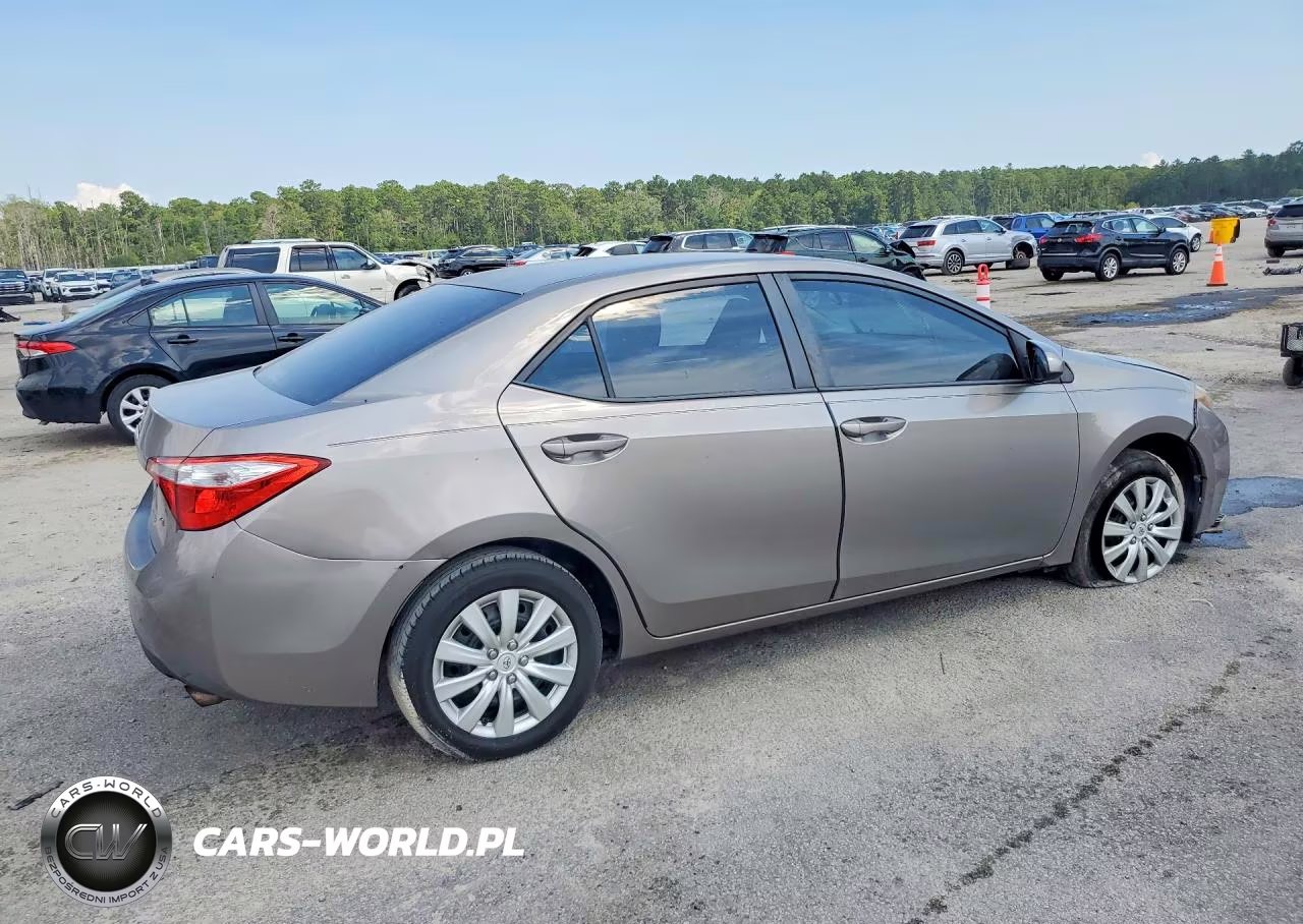 2014 Toyota Corolla Le VIN:5YFBURHE2EP040739 - 3