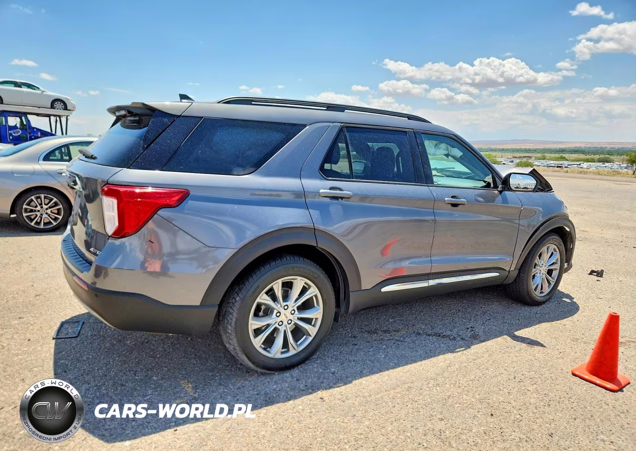 2021 Ford Explorer Xlt VIN:1FMSK8DH5MGA30881 - 3