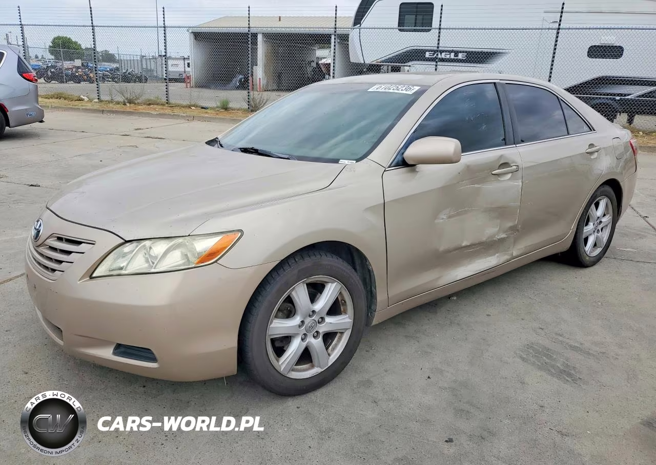 2009 Toyota Camry Le – zdjęcie 1 z 12