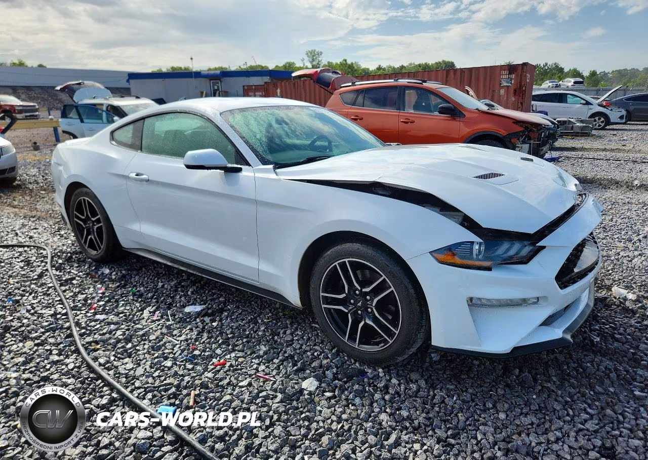 2018 Ford Mustang VIN:1FA6P8TH5J5156146 - 4