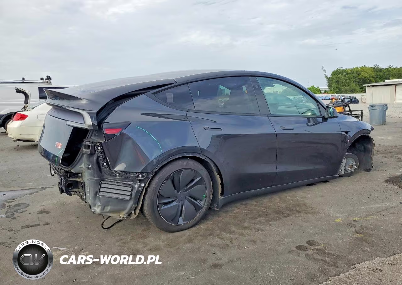 2026 Tesla Model Y VIN:7SAYGDEE4TF324037 - 3