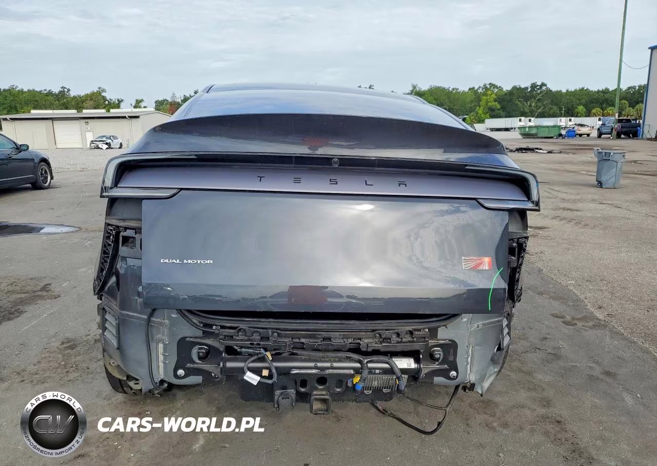 2026 Tesla Model Y VIN:7SAYGDEE4TF324037 - 6
