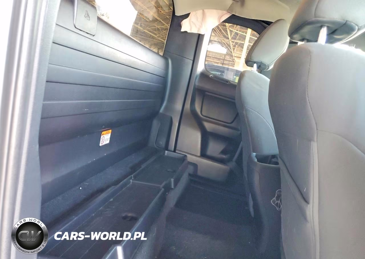 2019 Toyota Tacoma Sr VIN:5TFRX5GN4KX133372 - 10