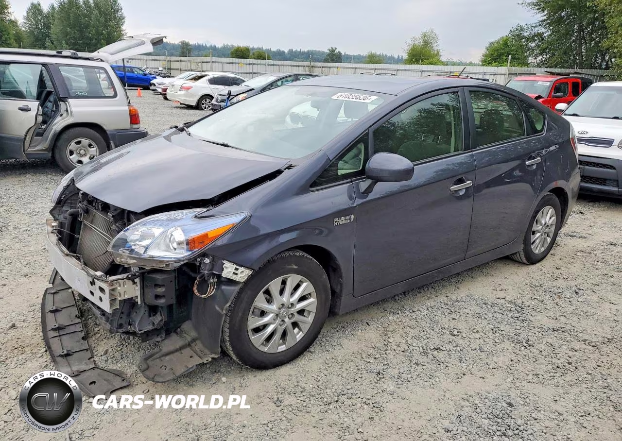 2015 Toyota Prius Plug-In Hybrid Base – zdjęcie 1 z 14