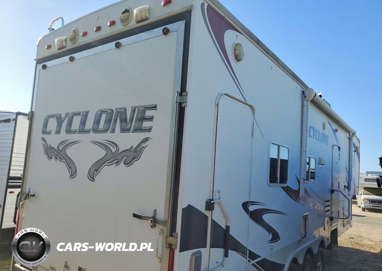 2008 Heartland Cyclone VIN:5SFGF32318E006567 - 4
