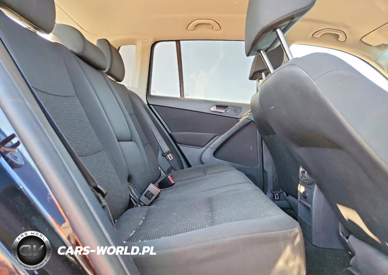 2012 Volkswagen Tiguan S VIN:WVGAV7AX6CW558345 - 11