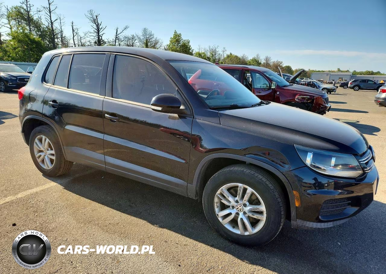 2012 Volkswagen Tiguan S VIN:WVGAV7AX6CW558345 - 4