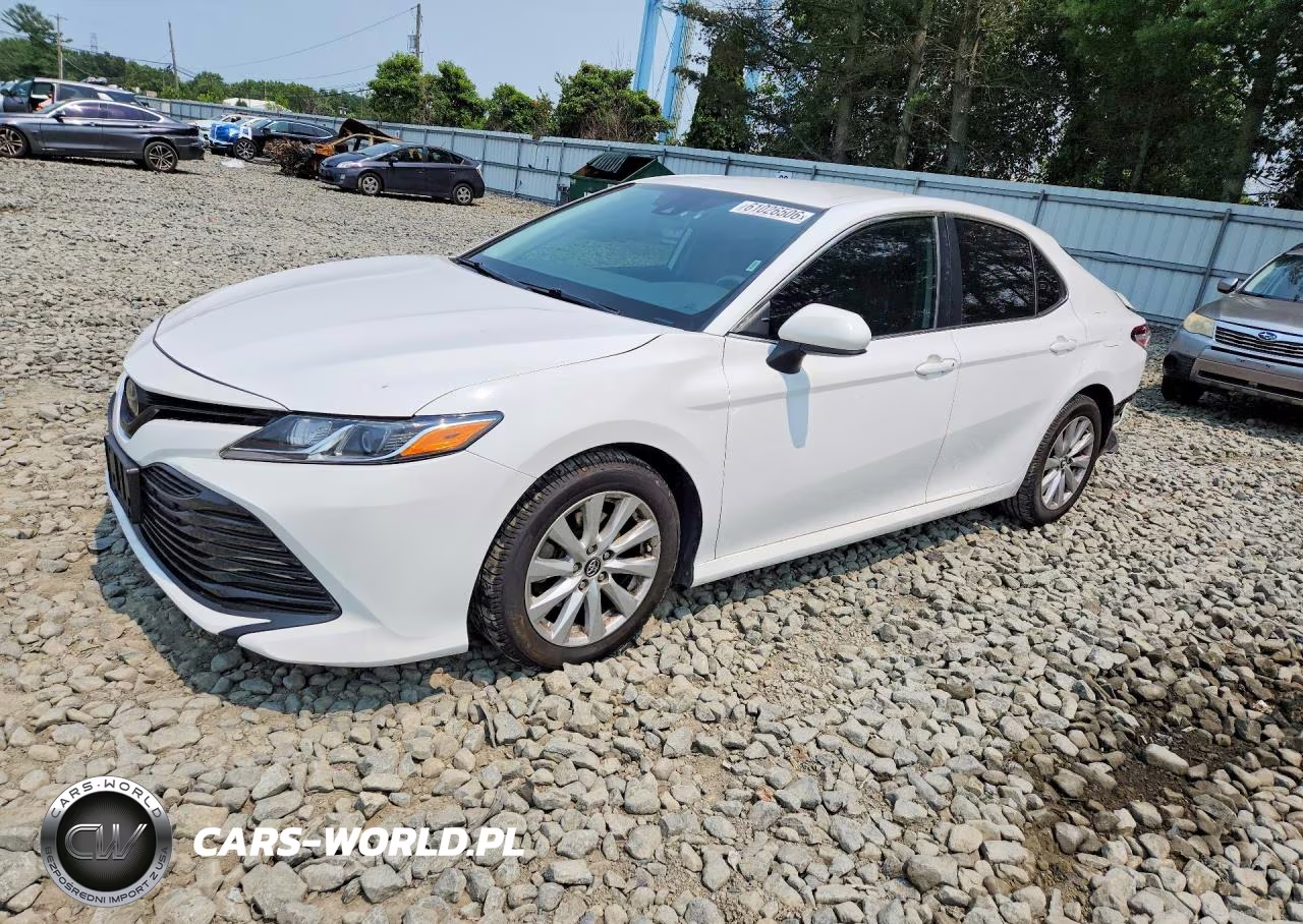 2019 Toyota Camry Le – zdjęcie 1 z 12