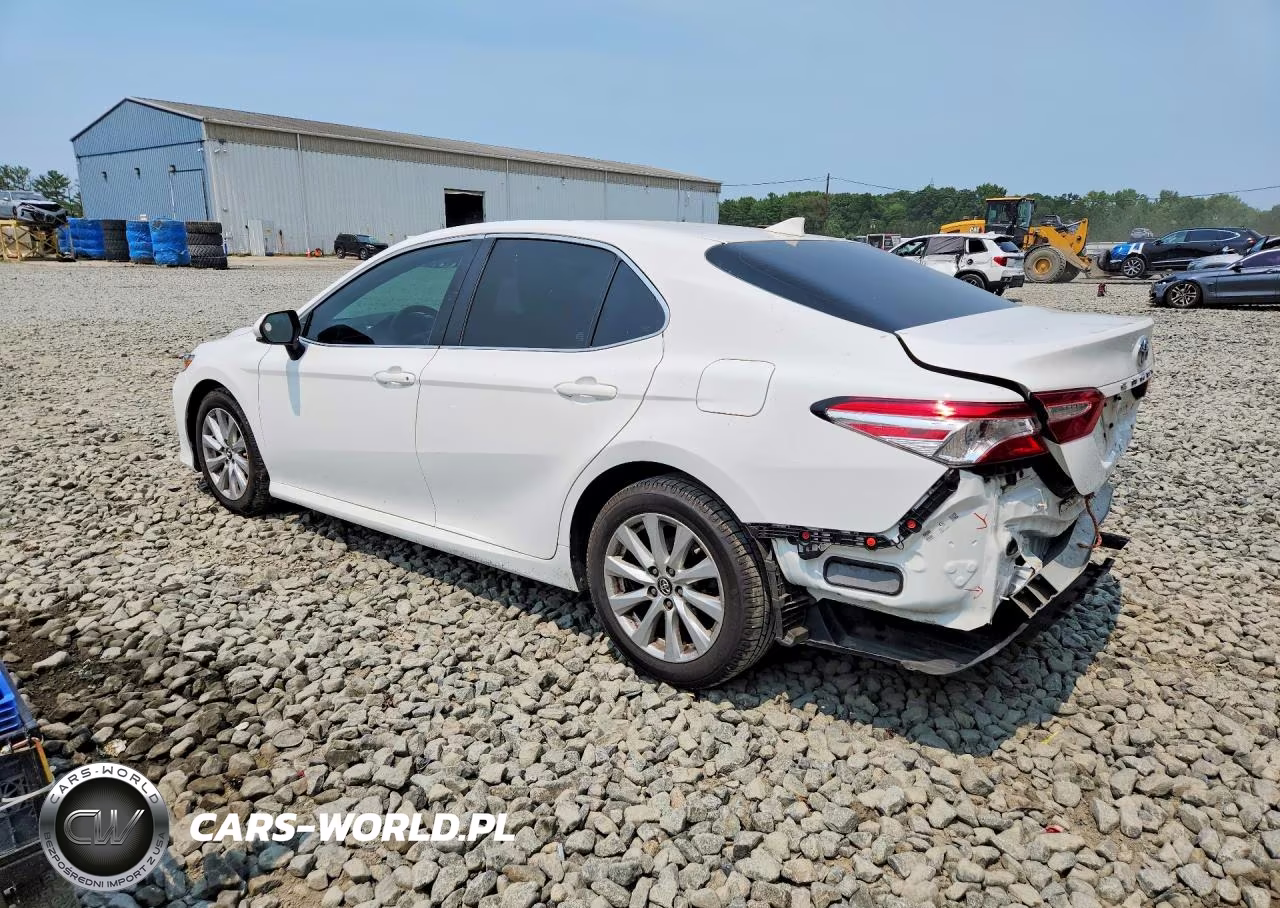 2019 Toyota Camry Le VIN:4T1B11HK1KU195860 - 2