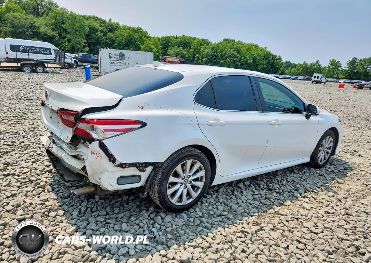 2019 Toyota Camry Le VIN:4T1B11HK1KU195860 - 3