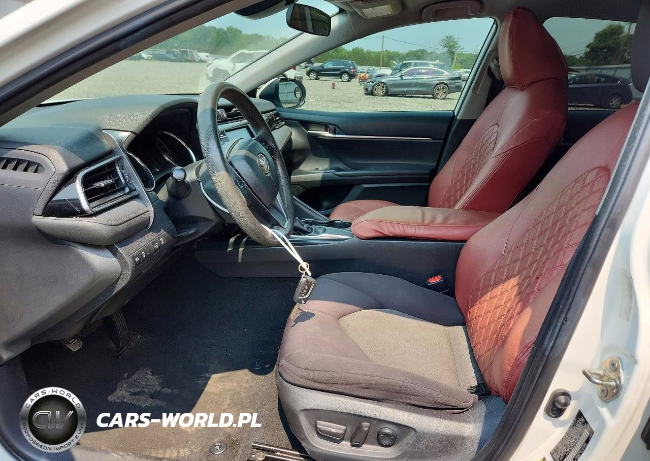 2019 Toyota Camry Le VIN:4T1B11HK1KU195860 - 7
