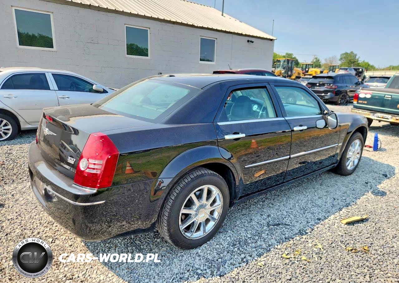2010 Chrysler 300 Touring VIN:2C3CK5CV2AH121190 - 3