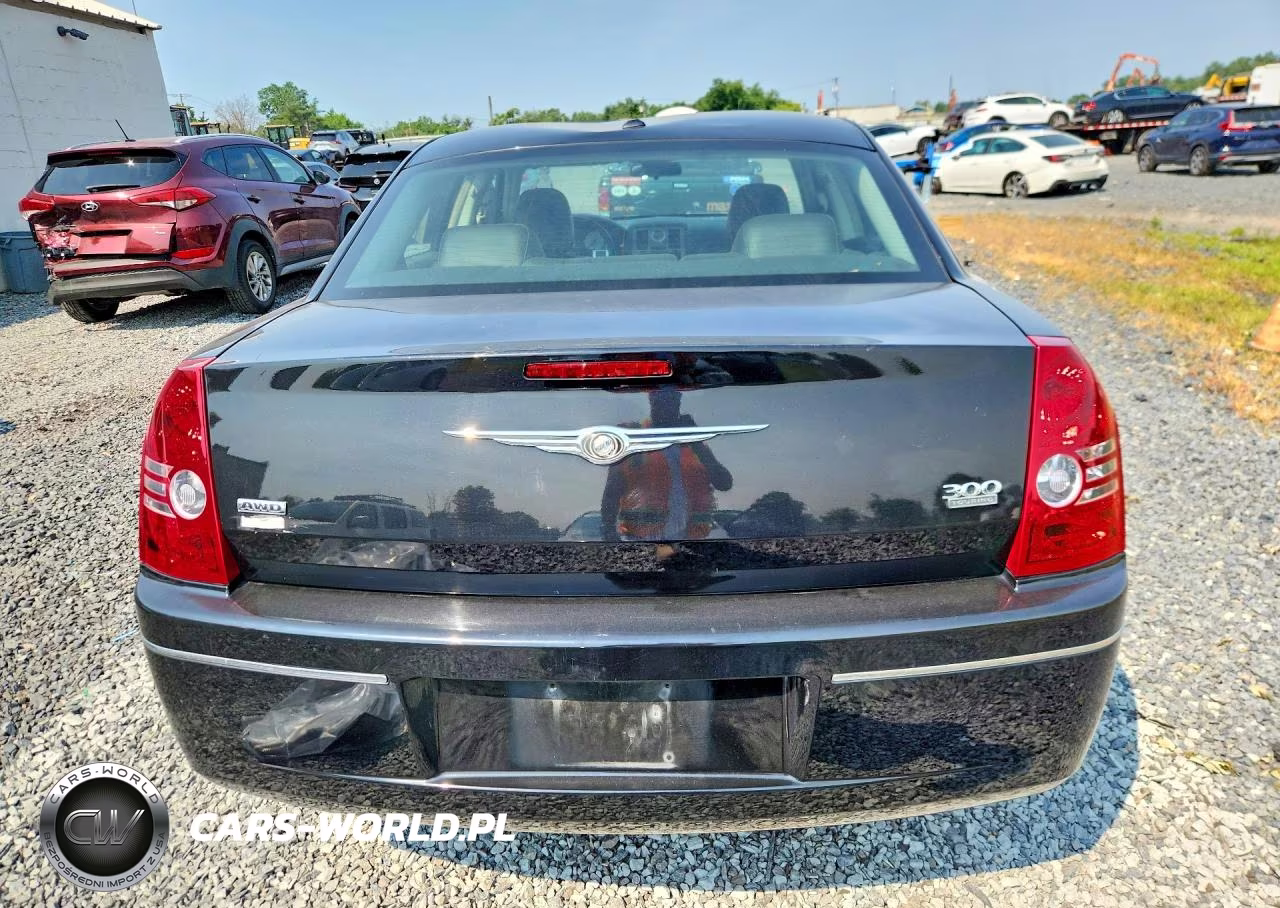 2010 Chrysler 300 Touring VIN:2C3CK5CV2AH121190 - 6