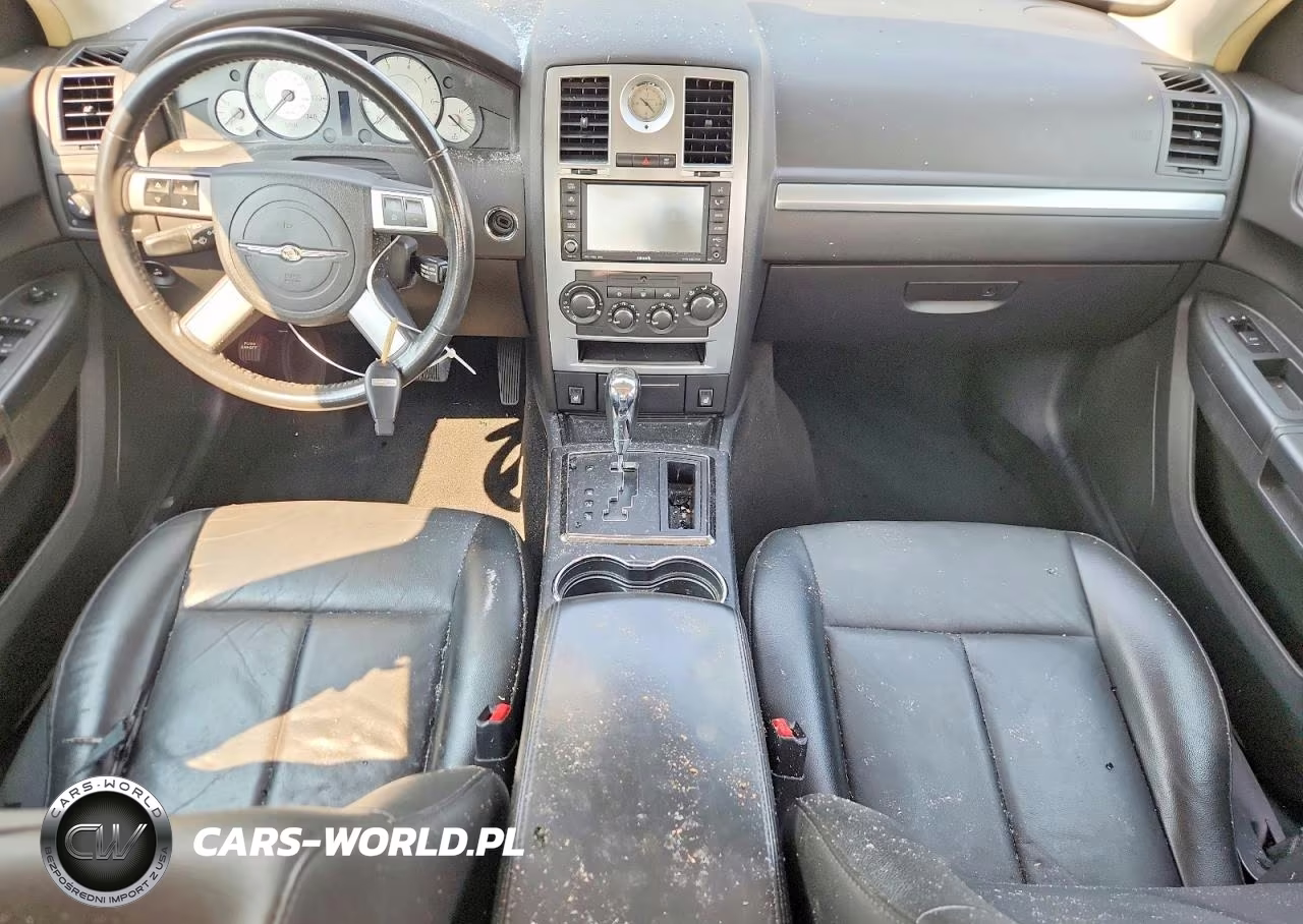 2010 Chrysler 300 Touring VIN:2C3CK5CV2AH121190 - 8