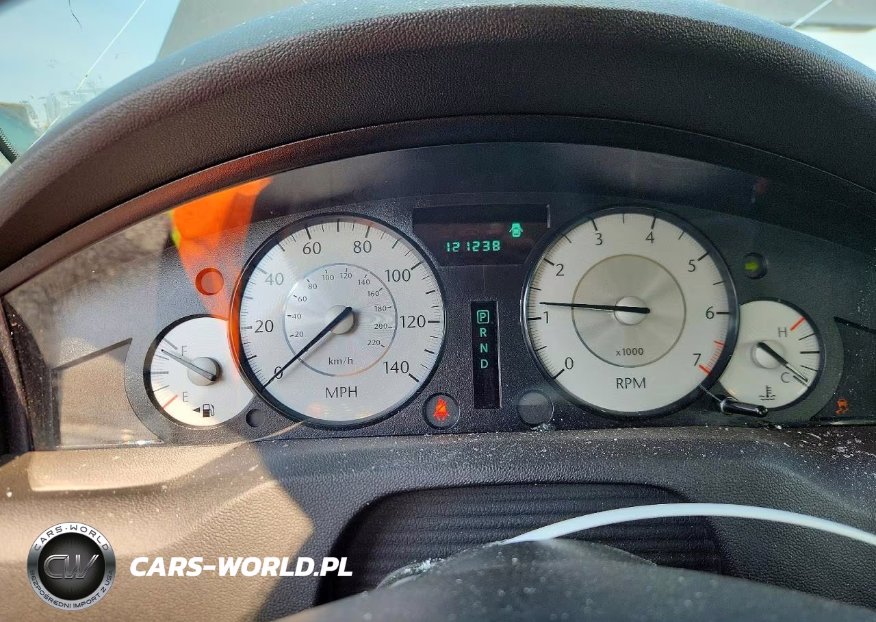 2010 Chrysler 300 Touring VIN:2C3CK5CV2AH121190 - 9
