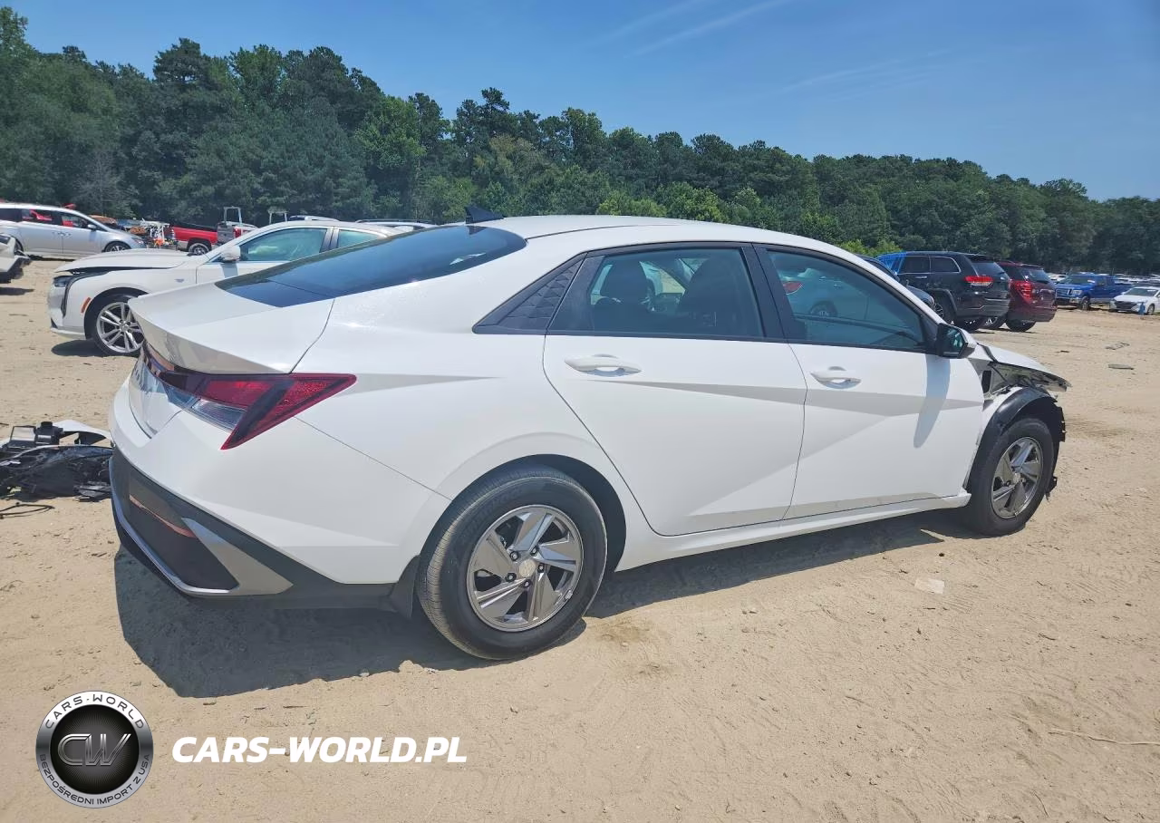 2026 Hyundai Elantra Se VIN:KMHLL4DG8TU181070 - 3