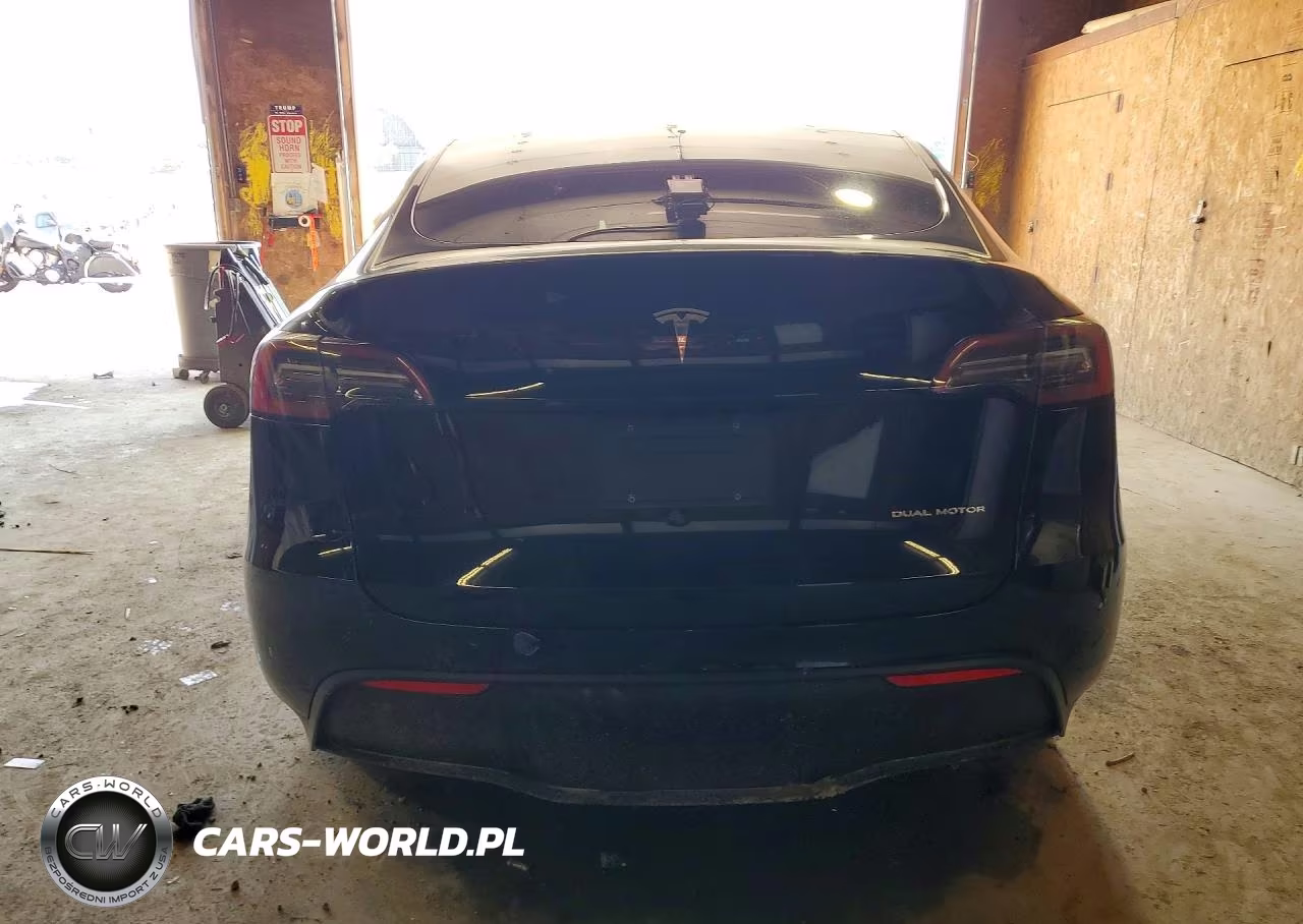2022 Tesla Model Y VIN:7SAYGAEE4NF361896 - 6