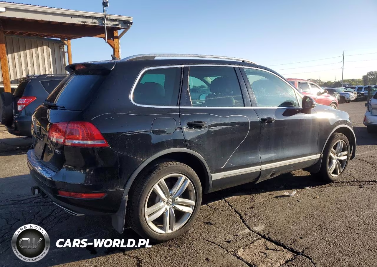 2014 Volkswagen Touareg V6 Tdi VIN:WVGEP9BP9ED008934 - 3