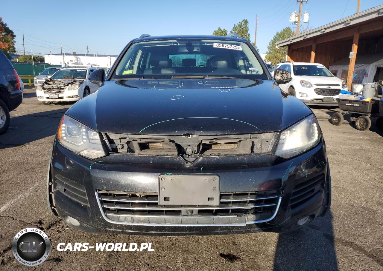2014 Volkswagen Touareg V6 Tdi VIN:WVGEP9BP9ED008934 - 5