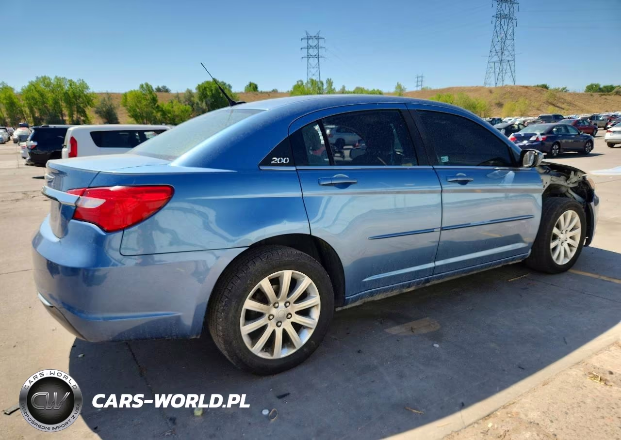 2011 Chrysler 200 Touring VIN:1C3BC1FG7BN538506 - 3