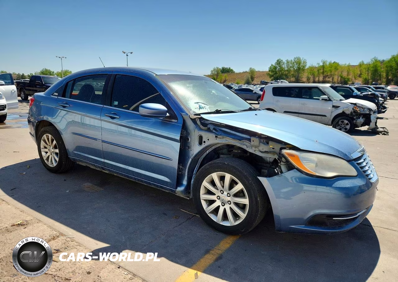 2011 Chrysler 200 Touring VIN:1C3BC1FG7BN538506 - 4