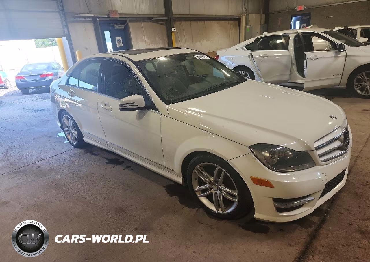 2012 Mercedes-Benz C 300 4Matic VIN:WDDGF8BB9CF912496 - 4