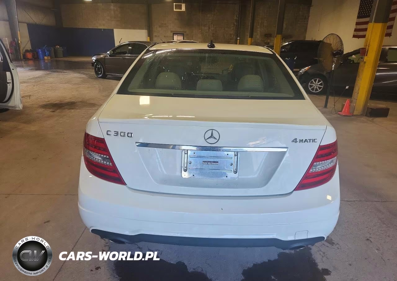 2012 Mercedes-Benz C 300 4Matic VIN:WDDGF8BB9CF912496 - 6
