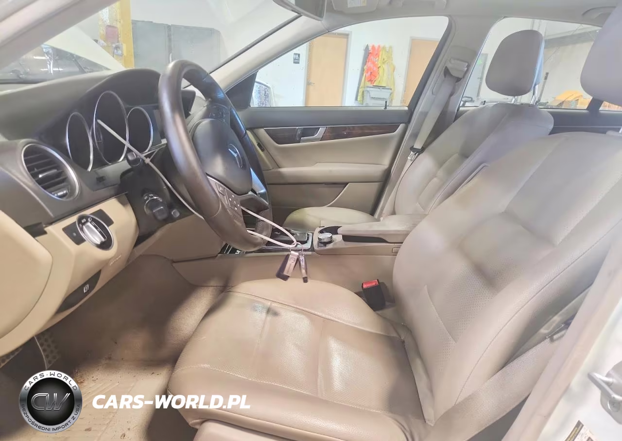 2012 Mercedes-Benz C 300 4Matic VIN:WDDGF8BB9CF912496 - 7