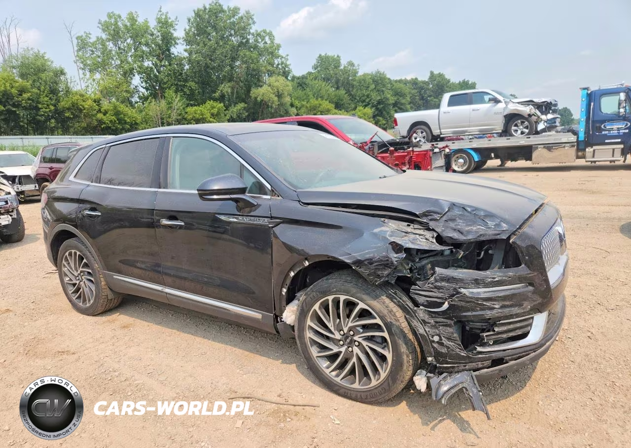 2020 Lincoln Nautilus Reserve VIN:2LMPJ8K97LBL15189 - 4