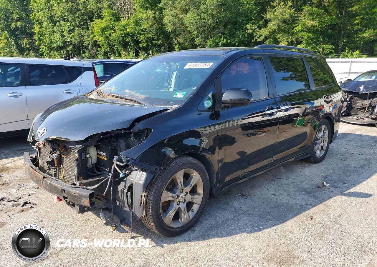 2014 Toyota Sienna Sport