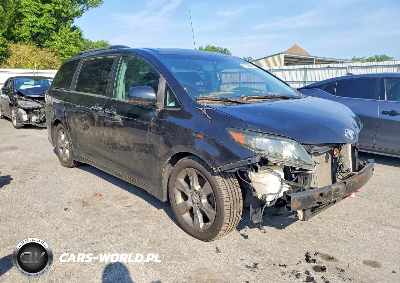 2014 Toyota Sienna Sport VIN:5TDXK3DC8ES458999 - 4