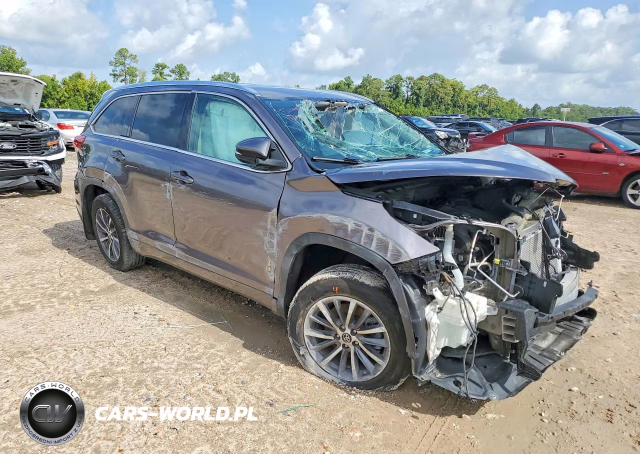 2018 Toyota Highlander Xle VIN:5TDJZRFHXJS525691 - 4