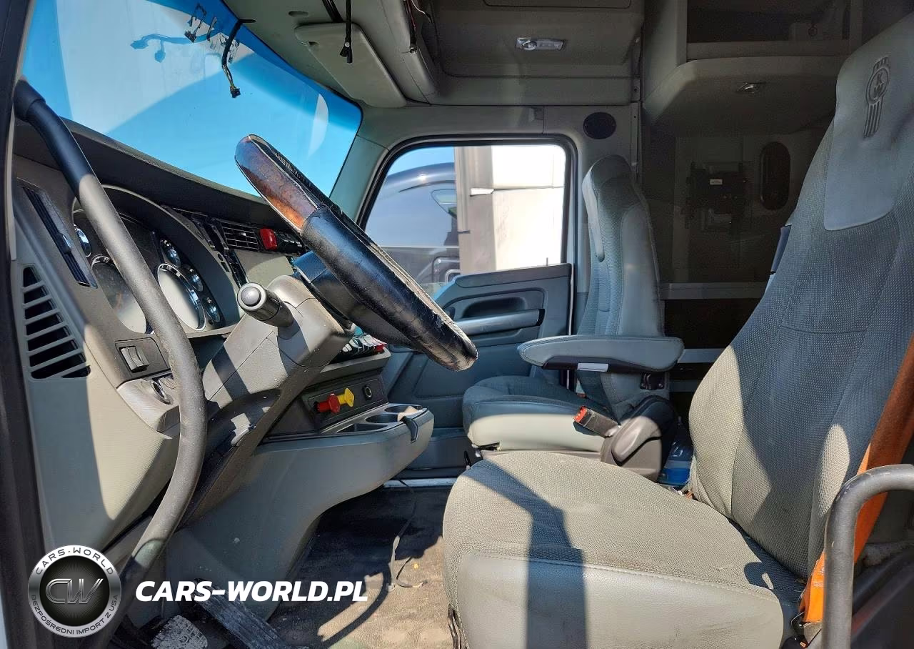 2019 Kenworth T680 Semi Truck VIN:1XKYD49X6KJ249113 - 7