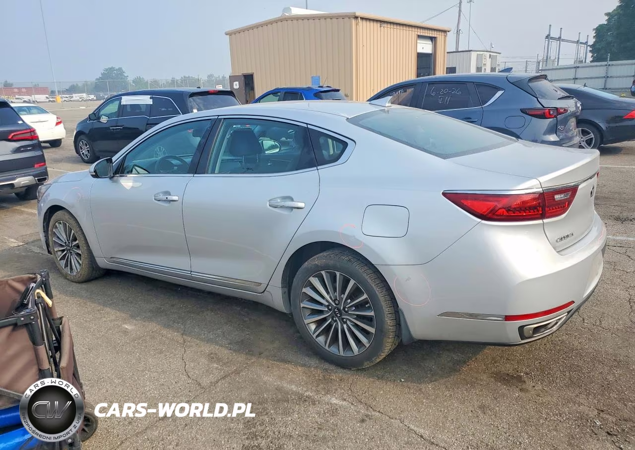 2017 Kia Cadenza Premium VIN:KNALB4J1XH5052138 - 2
