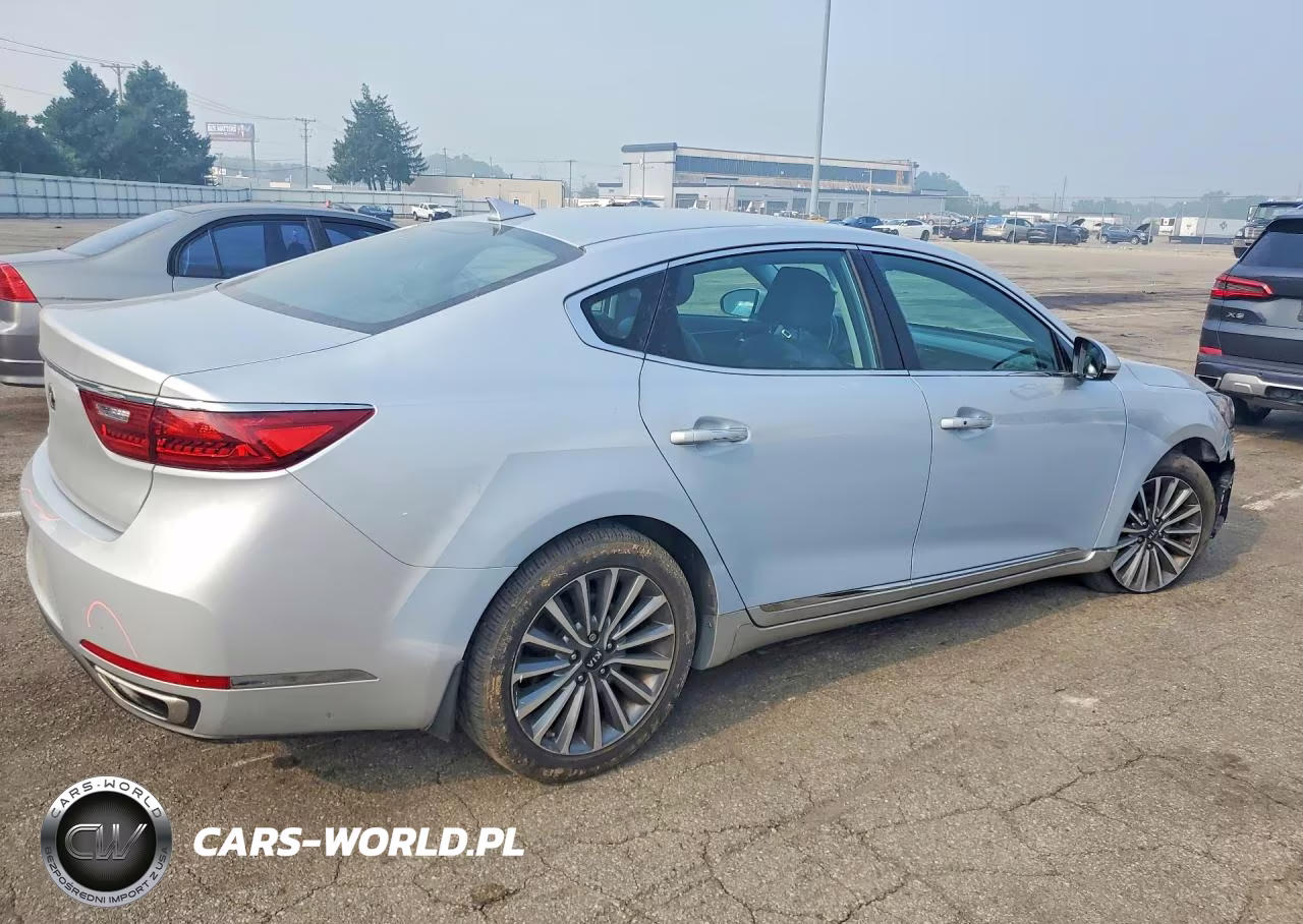 2017 Kia Cadenza Premium VIN:KNALB4J1XH5052138 - 3
