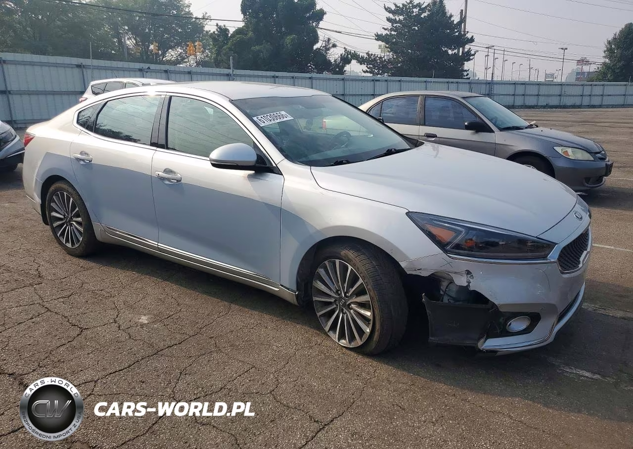 2017 Kia Cadenza Premium VIN:KNALB4J1XH5052138 - 4