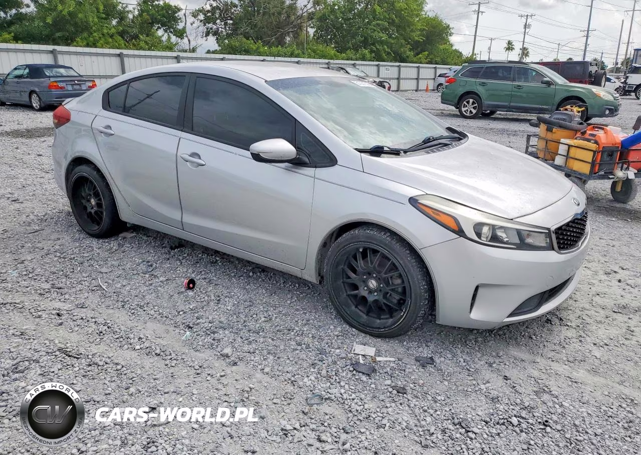 2017 Kia Forte Lx VIN:3KPFK4A78HE025173 - 4