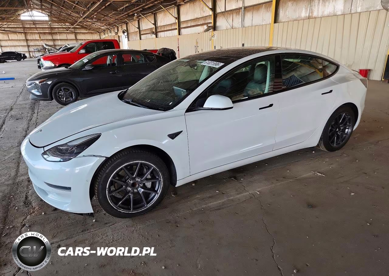2021 Tesla Model 3 Standard Range Plus Rear-Wheel Drive – zdjęcie 1 z 12