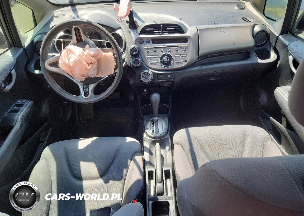 2013 Honda Fit VIN:JHMGE8H35DC030174 - 8